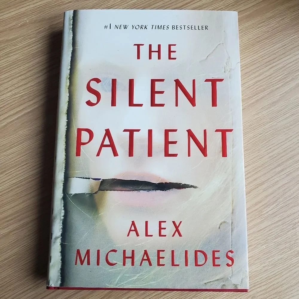 The Silent Patient by Alex Michaelides‎ hardcover new york times bestseller book